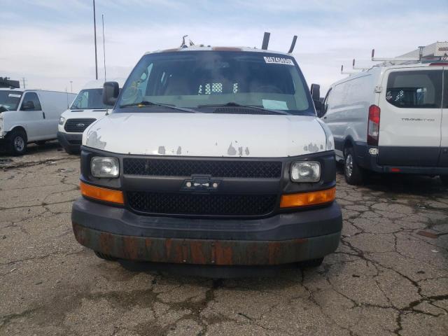 1GCGG25V251236404 - 2005 CHEVROLET EXPRESS G2 WHITE photo 5