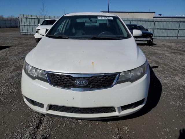 KNAFT4A25C5531918 - 2012 KIA FORTE LX WHITE photo 5