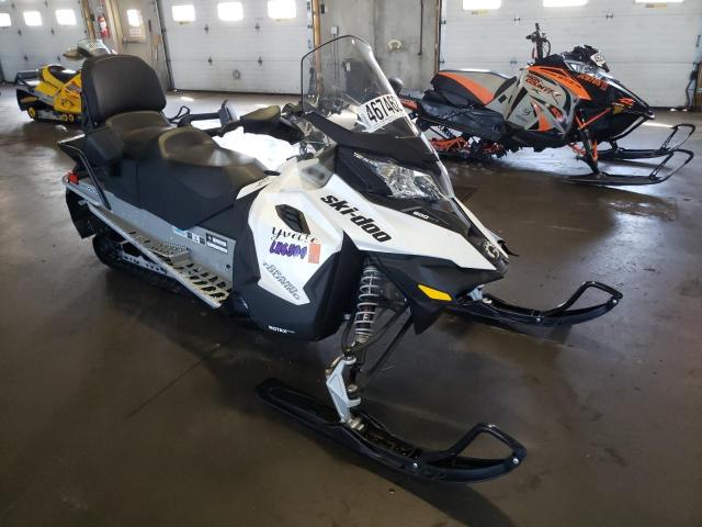 2BPSETJA8JV000247 - 2018 SKI DOO GRAND TOUR WHITE photo 1