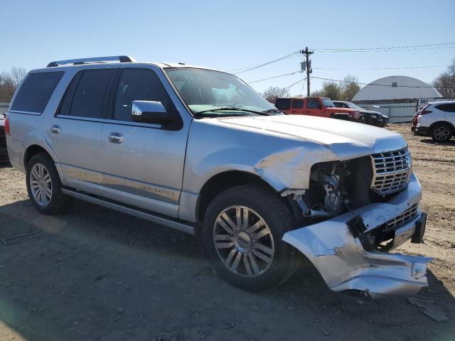 5LMJJ2J51BEJ03935 - 2011 LINCOLN NAVIGATOR ვერცხლისფერი ფოტო 4