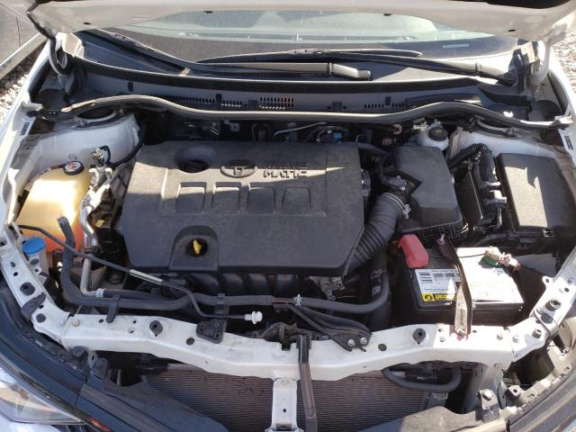 JTNKARJE7JJ568919 - 2018 TOYOTA COROLLA IM WHITE photo 11