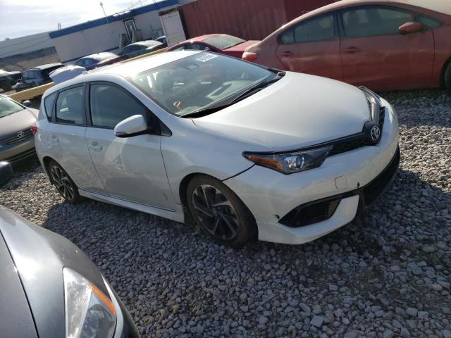 JTNKARJE7JJ568919 - 2018 TOYOTA COROLLA IM WHITE photo 4