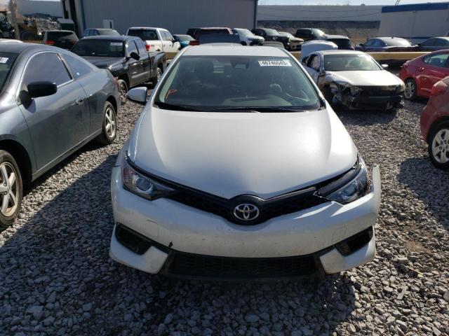 JTNKARJE7JJ568919 - 2018 TOYOTA COROLLA IM WHITE photo 5