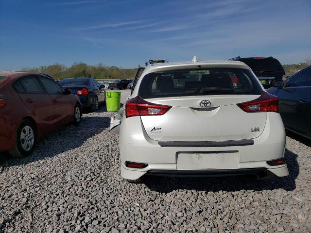 JTNKARJE7JJ568919 - 2018 TOYOTA COROLLA IM WHITE photo 6