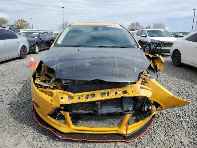 1FAHP3N23CL273114 - 2012 FORD FOCUS TITANIUM YELLOW photo 5