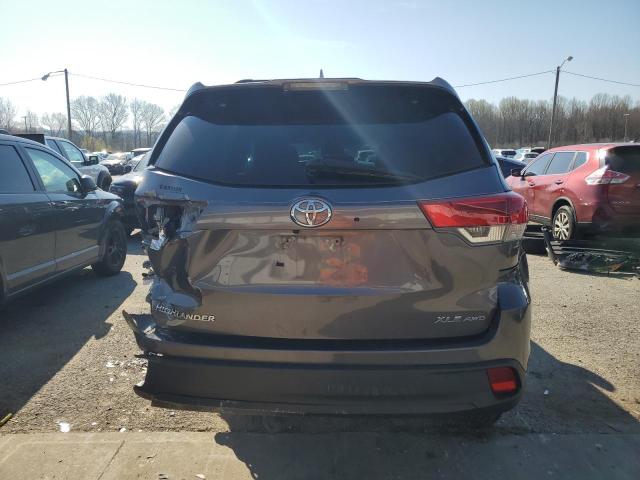 5TDJZRFH9HS482472 - 2017 TOYOTA HIGHLANDER SE GRAY photo 6