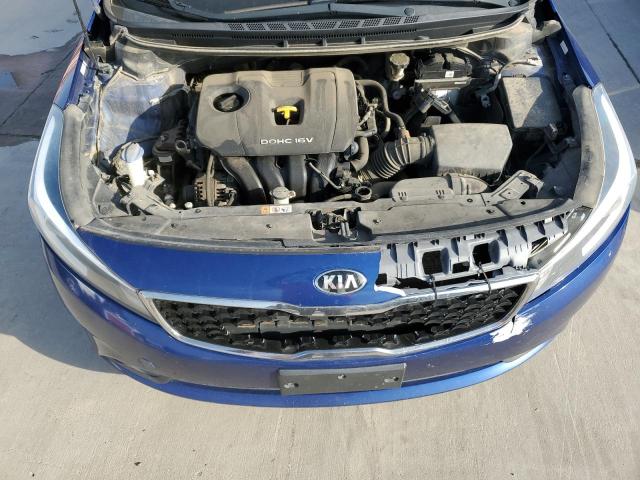 3KPFL4A77JE169123 - 2018 KIA FORTE LX BLUE photo 11