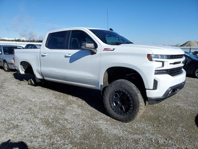 1GCUYEEDXNZ146041 - 2022 CHEVROLET SILVERADO K1500 RST WHITE photo 4