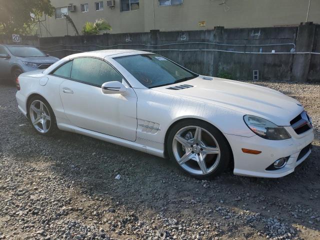 WDBSK71F09F154005 - 2009 MERCEDES-BENZ SL 550 WHITE photo 4