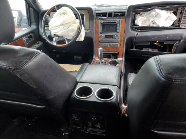 5LMJJ2H5XBEJ08203 - 2011 LINCOLN NAVIGATOR ვერცხლისფერი ფოტო 8