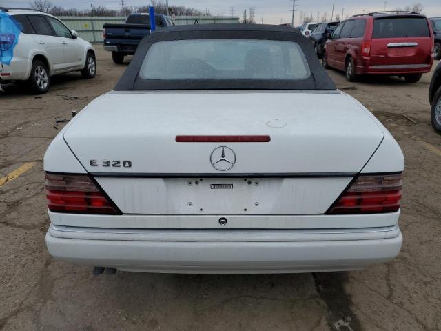 WDBEA66E7SC179632 - 1995 MERCEDES-BENZ E 320 WHITE photo 6