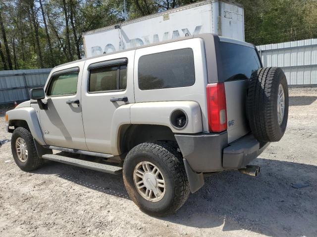 5GTDN136468245895 - 2006 HUMMER H3 SILVER photo 2