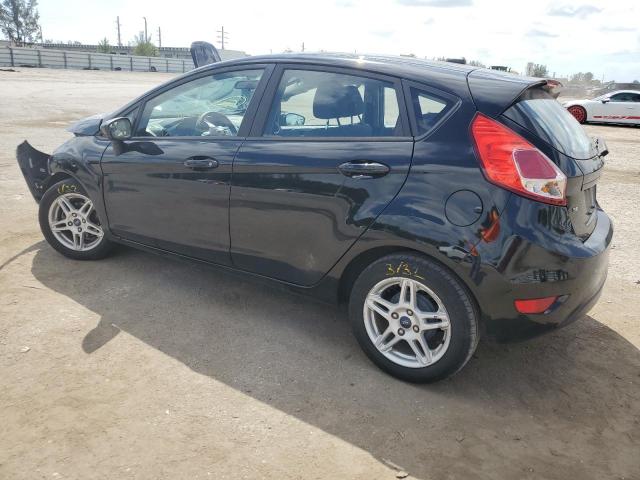 3FADP4EJ7JM111526 - 2018 FORD FIESTA SE BLACK photo 2