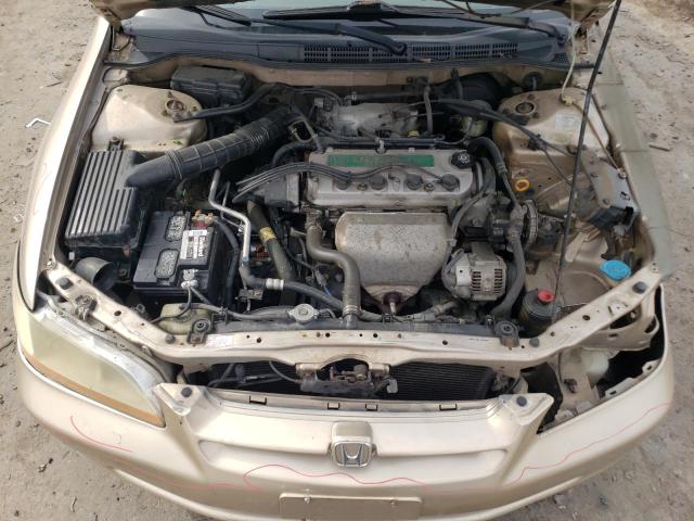 1HGCG6656YA020503 - 2000 HONDA ACCORD LX GOLD photo 11