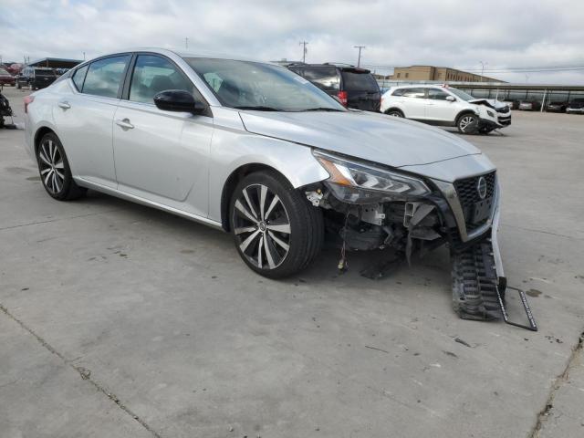 1N4BL4CV8KC161556 - 2019 NISSAN ALTIMA SR SILVER photo 4