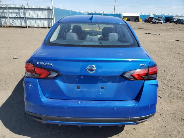 3N1CN8EV0LL845586 - 2020 NISSAN VERSA SV BLUE photo 6