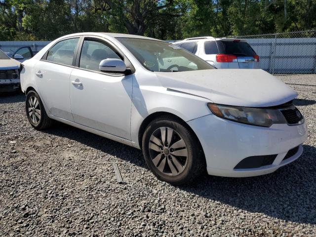 KNAFU4A21D5648216 - 2013 KIA FORTE EX WHITE photo 4