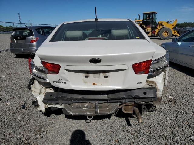 KNAFU4A21D5648216 - 2013 KIA FORTE EX WHITE photo 6