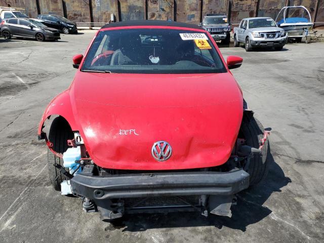 3VW517AT9GM801678 - 2016 VOLKSWAGEN BEETLE S/SE RED photo 5