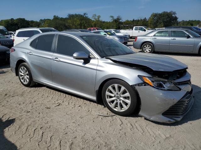 4T1C11AK0LU890606 - 2020 TOYOTA CAMRY LE SILVER photo 4