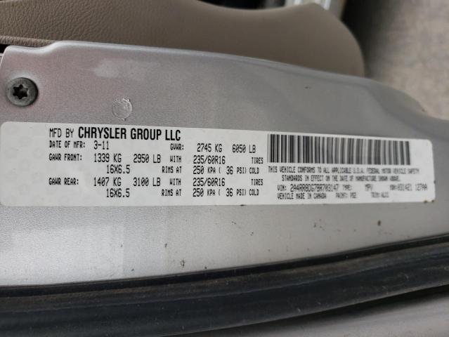 2A4RR8DG7BR703147 - 2011 CHRYSLER TOWN & COU TOURING L SILVER photo 13