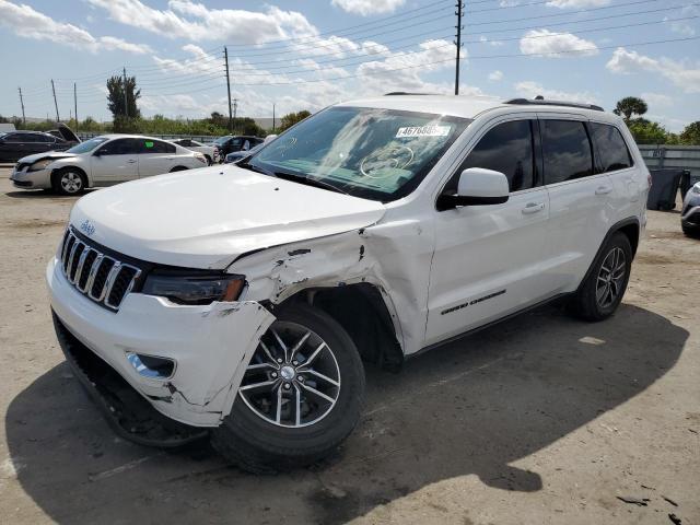 1C4RJEAG0JC304605 - 2018 JEEP GRAND CHER LAREDO WHITE photo 1