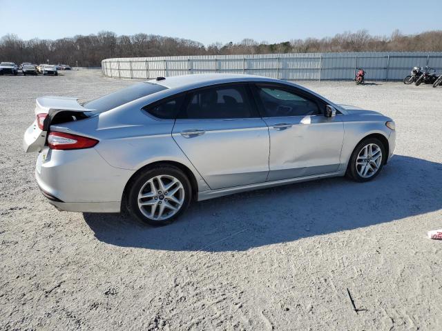 3FA6P0H70FR250909 - 2015 FORD FUSION SE SILVER photo 3