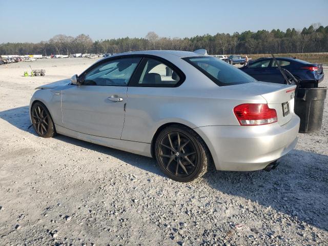 WBAUP73519VK74673 - 2009 BMW 128 I SILVER photo 2