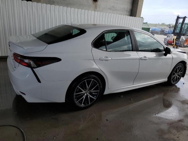 4T1G11AK8PU779308 - 2023 TOYOTA CAMRY SE NIGHT SHADE WHITE photo 3