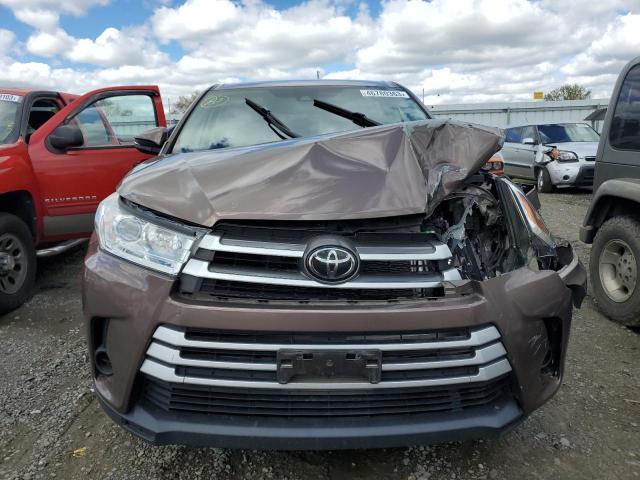 5TDZZRFH0JS253560 - 2018 TOYOTA HIGHLANDER LE BROWN photo 5