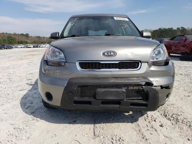 KNDJT2A20B7298356 - 2011 KIA SOUL + GRAY photo 5