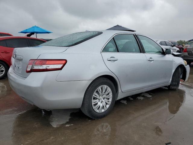 4T1BF3EK7BU596864 - 2011 TOYOTA CAMRY BASE SILVER photo 3