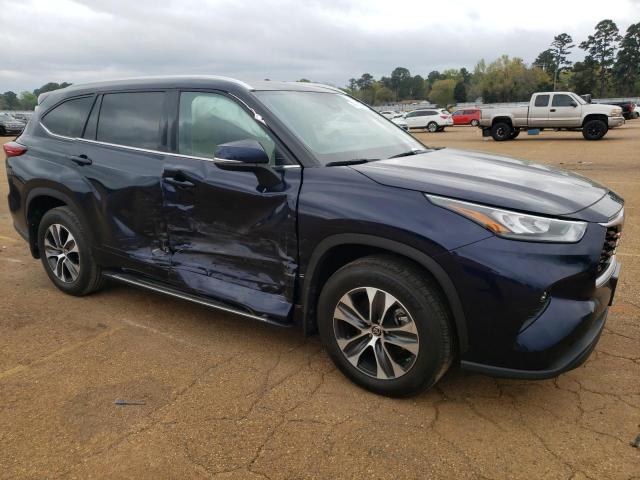 5TDGZRAH2LS000290 - 2020 TOYOTA HIGHLANDER XLE BLUE photo 4