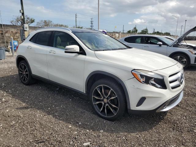 WDCTG4EB5HJ358737 - 2017 MERCEDES-BENZ GLA 250 WHITE photo 4