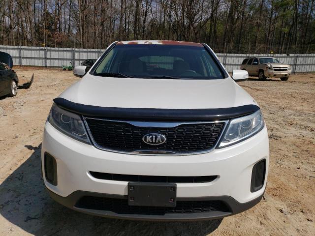 5XYKT3A6XFG590070 - 2015 KIA SORENTO LX WHITE photo 5