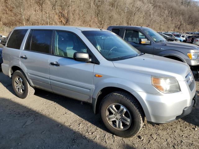 2HKYF18107H524606 - 2007 HONDA PILOT LX SILVER photo 4