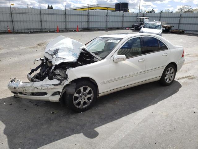 WDBRF61JX2F241238 - 2002 MERCEDES-BENZ C 240 WHITE photo 1