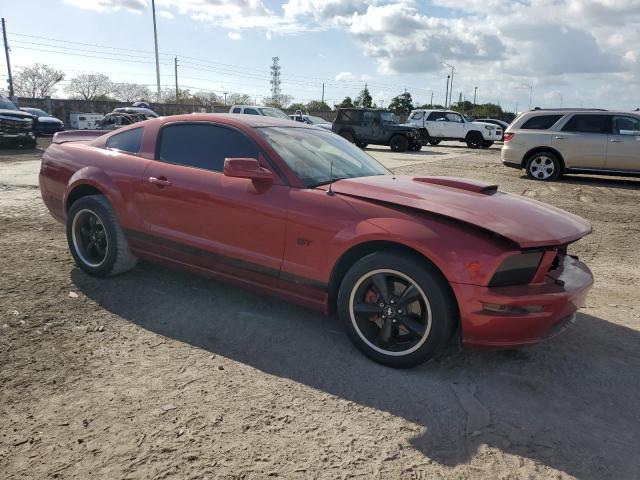 1ZVHT82H585130945 - 2008 FORD MUSTANG GT RED photo 4