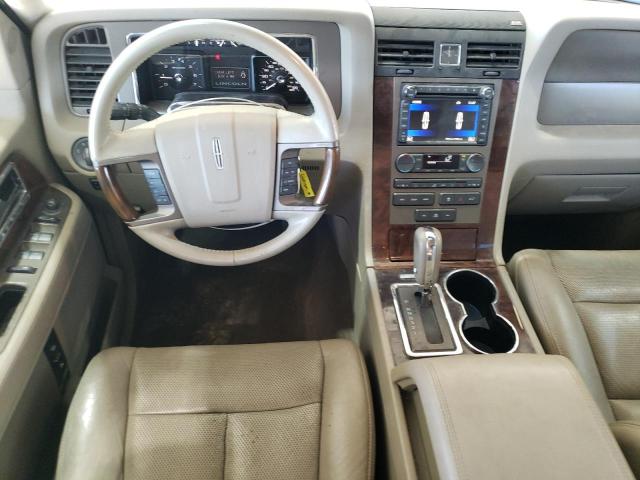 5LMJJ2J57BEJ08055 - 2011 LINCOLN NAVIGATOR WHITE photo 8