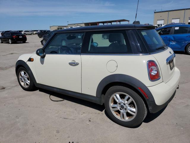 WMWSU3C56BTX97262 - 2011 MINI COOPER WHITE photo 2