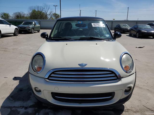 WMWSU3C56BTX97262 - 2011 MINI COOPER WHITE photo 5