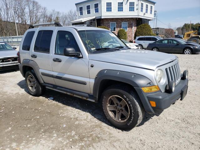 1J4GL38K85W665966 - 2005 JEEP LIBERTY RENEGADE SILVER photo 4