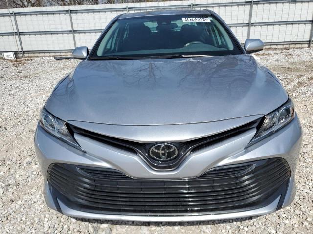 4T1B11HK5KU797855 - 2019 TOYOTA CAMRY L SILVER photo 5