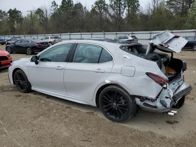 4T1K61AK6NU068361 - 2022 TOYOTA CAMRY XSE WHITE photo 2