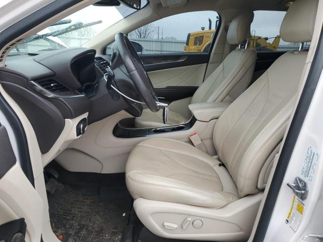 5LMCJ3D97HUL52283 - 2017 LINCOLN MKC RESERVE WHITE photo 7