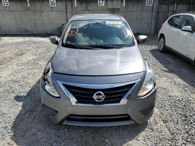 3N1CN7AP8KL824694 - 2019 NISSAN VERSA S GRAY photo 5