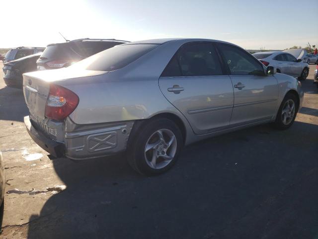 4T1BE32K24U789269 - 2004 TOYOTA CAMRY LE SILVER photo 3