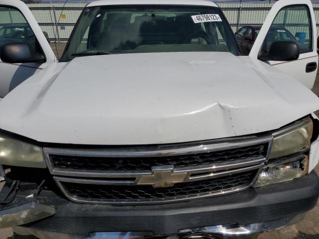 1GCHC24U66E170300 - 2006 CHEVROLET silverado C2500 HEAVY DUTY WHITE photo 11