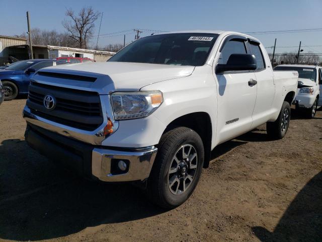 5TFUM5F10EX055033 - 2014 TOYOTA TUNDRA DOUBLE CAB SR/SR5 WHITE photo 1