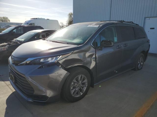 5TDBRKEC8PS142066 - 2023 TOYOTA SIENNA LE GRAY photo 1